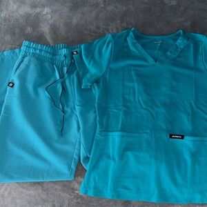 Jaanuu Teal Scrub Set (small petite)